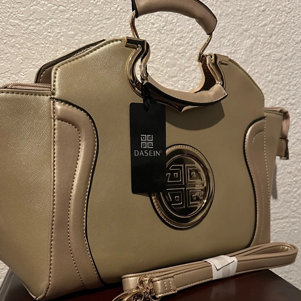 Women's Metallic Gold Tote Bag new with tags,free giveaway - Picture 6 of 6